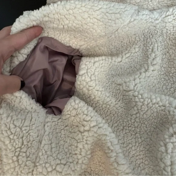 HOT DEAL! BDG sherpa lining puffer jacket, blush pink, cropped, size S - Picture 15 of 17